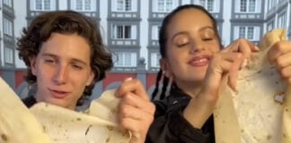 Roberto Morales and Rosalía prepare tortilla together